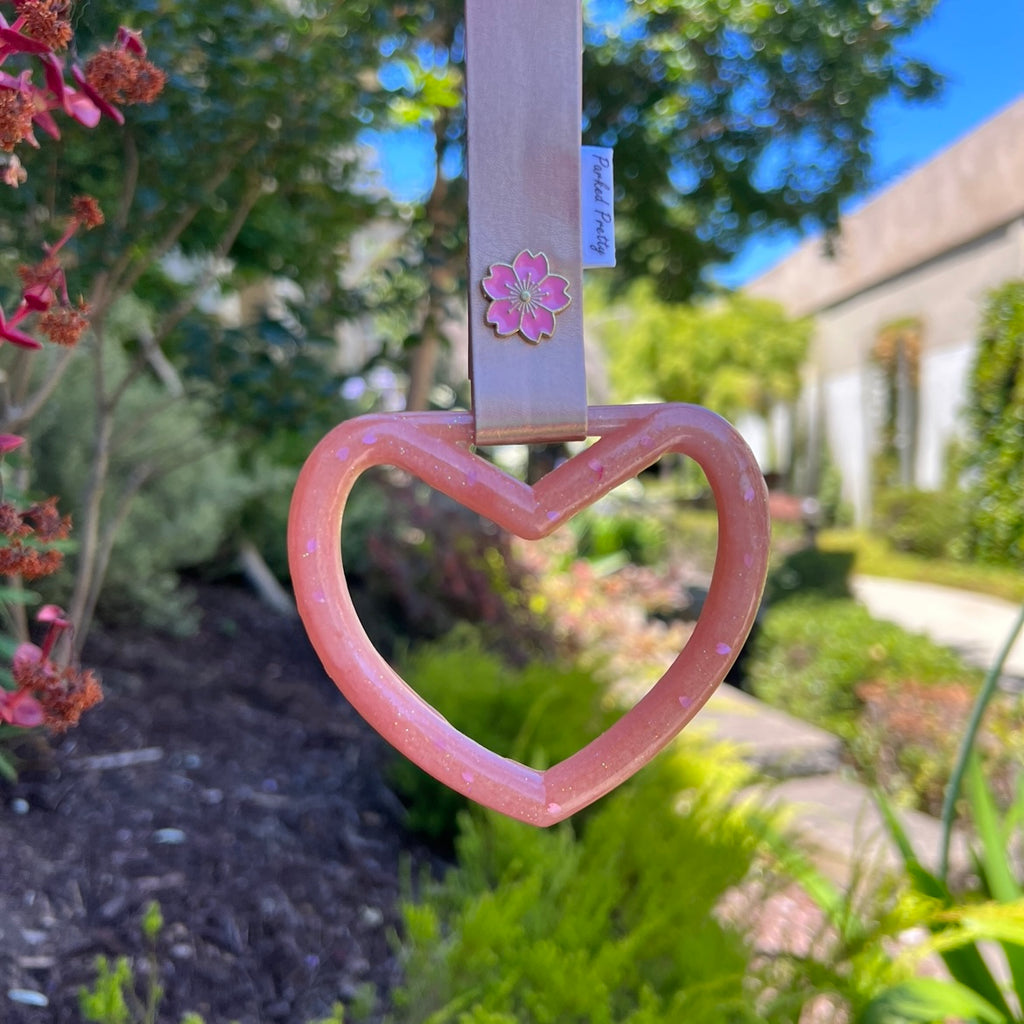 Pink Petals Tsurikawa - Heart